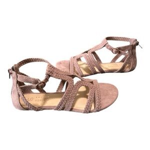 NWOT- LC Lauren Conrad Women's Taupe Sandals